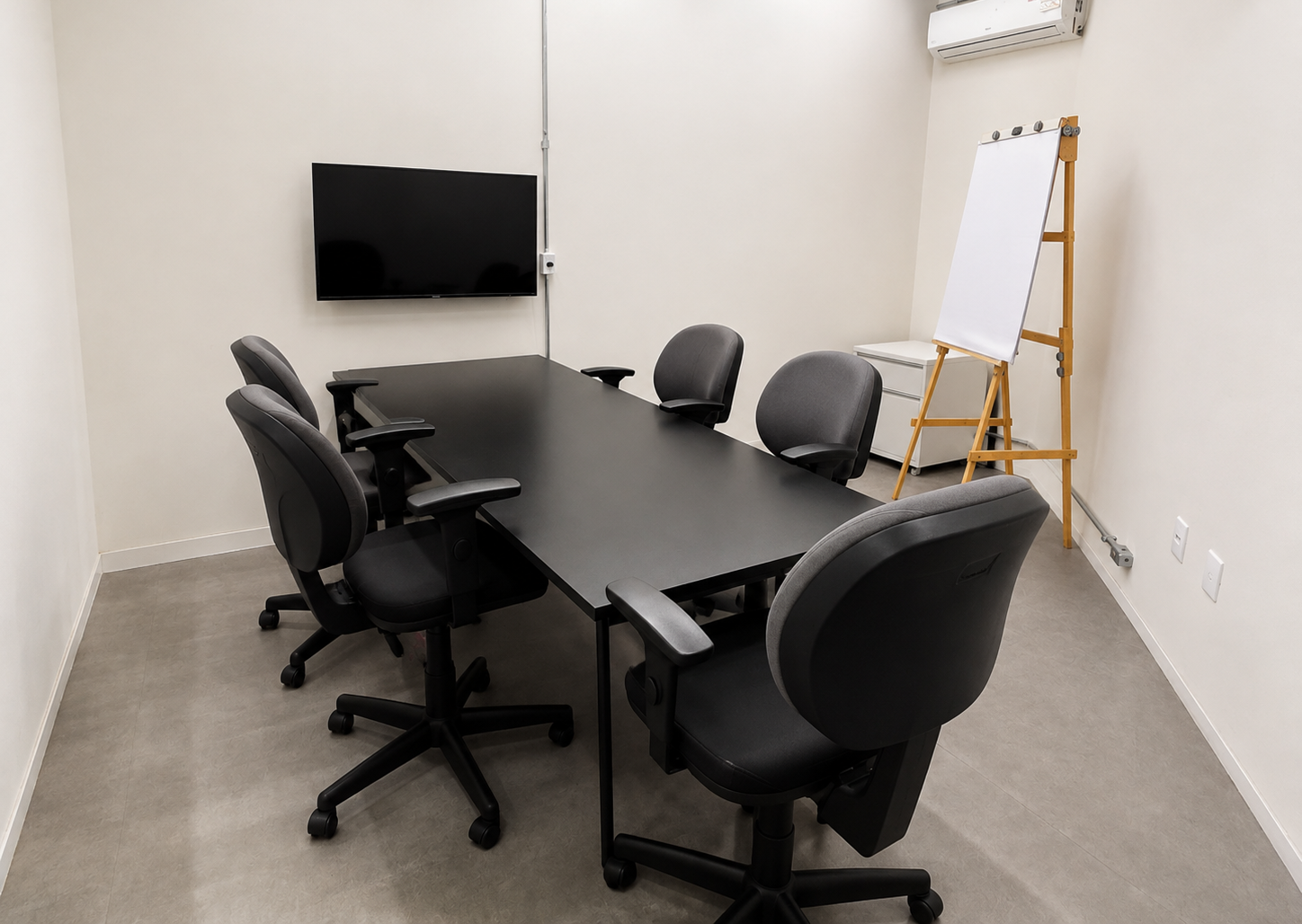 Sala de reunião para 5 pessoas na savassi